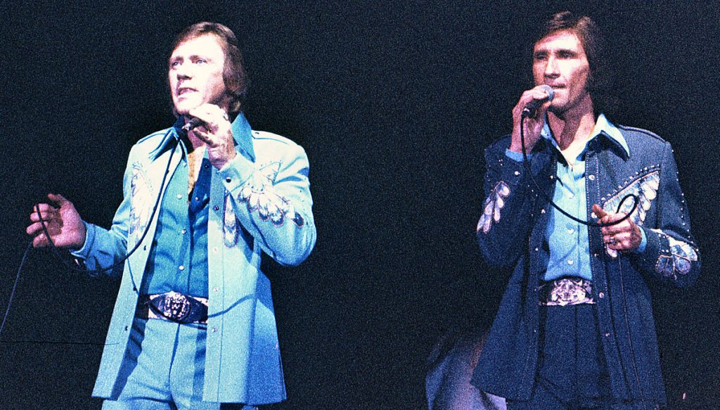 bill medley 1970s, bobby hatfield 1980s, the righteous brothers, younger