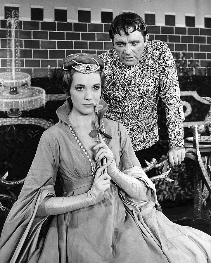 julie andrews 1960, english american actress, richard burton, british actor, 1950s broadway plays, camelot, musicals