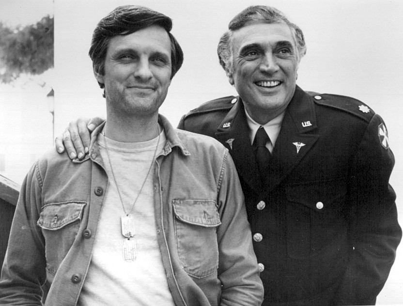 alan alda 1975, father robert alda, american actors, mash, korean war comedy, 1970s sitcoms