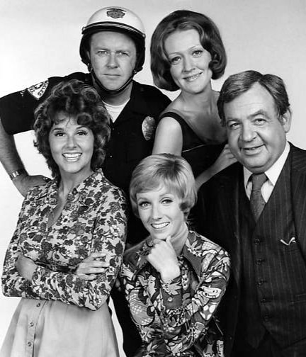 the sandy duncan show, sandy duncan 1972, 1970s television series, 1970s tv sitcoms, american actresses, actors, tom bosley, pam zarit, m emmet walsh, marian mercer, younger