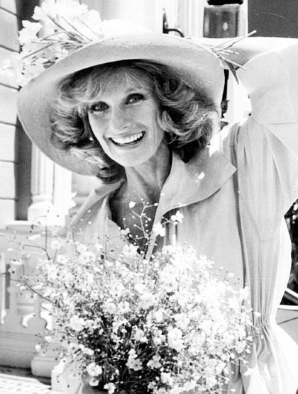 cloris leachman 1974, american character actress, 1970s television series, 1970s tv sitcoms, phyllis series, phyllis lindstrom character, cloris leachman younger