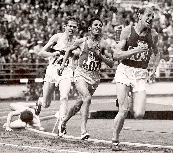 emil zatopek 1952, czechoslovakian long distance runner, 1952 helsinki olympic games, 1952 helsinki olympics races, gold medalist, olympics long distance races, 10km gold medal winner, 5 k race winner, marathon gold medalist, herbert schade, alain mimoun