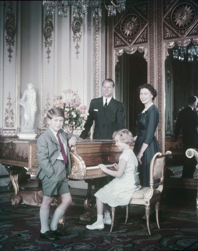 queen elizabeth 1957, prince charles, duke of edinborough, prince charles, duke of wales, princess anne, family