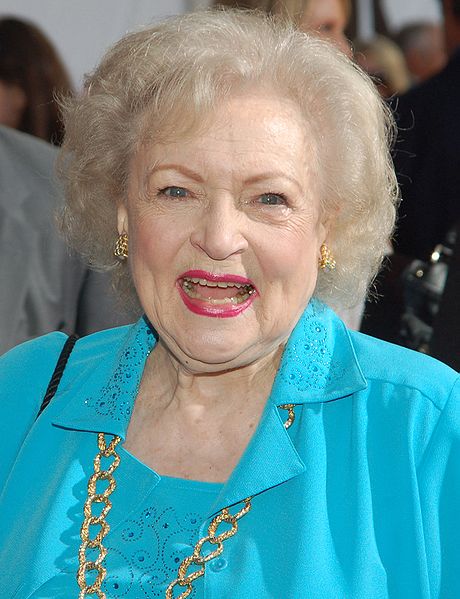 betty white 2009, american actress, 2000s movies, the proposal, senior citizen, octogenarian