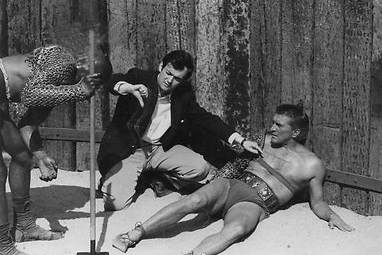 kirk douglas 1960, director stanley kubrick, 1960s movies, historical films, spartacus, behind the scenes