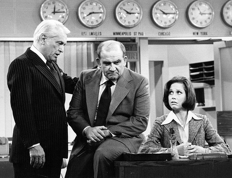 mary tyler moore show 1977, 1970s television series, 1970s tv sitcoms, american actors, mary tyler moore actress, mary richards, edward asner, lou grant, ted knight, ted baxter