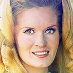 lynn anderson birthday, nee lynn rene anderson, lynn anderson 1970, american country music singer, 1970s country music hits, rose garden, youre my man, how can i unlove you, cry, listen to a country song, fool me, keep me in mind, top of the world, sing about love, talking to the wall, what a man my man is, 1980s top ten country music singles, youre welcome to tonight, gary morris duet, 1960s hit country music songs, if i kiss you will you go away, promises promises, no another time, thats a no no, married glenn sutton 1968, divorced glenn sutton 1977, mentor williams relationship, grammy awards, country music hall of fame, senior citizen birthdays, 60 plus birthdays, 55 plus birthdays, 50 plus birthdays, over age 50 birthdays, age 50 and above birthdays, baby boomer birthdays, zoomer birthdays, celebrity birthdays, famous people birthdays, september 26th birthdays, born september 26 1947, died july 30 2015, celebrity deaths