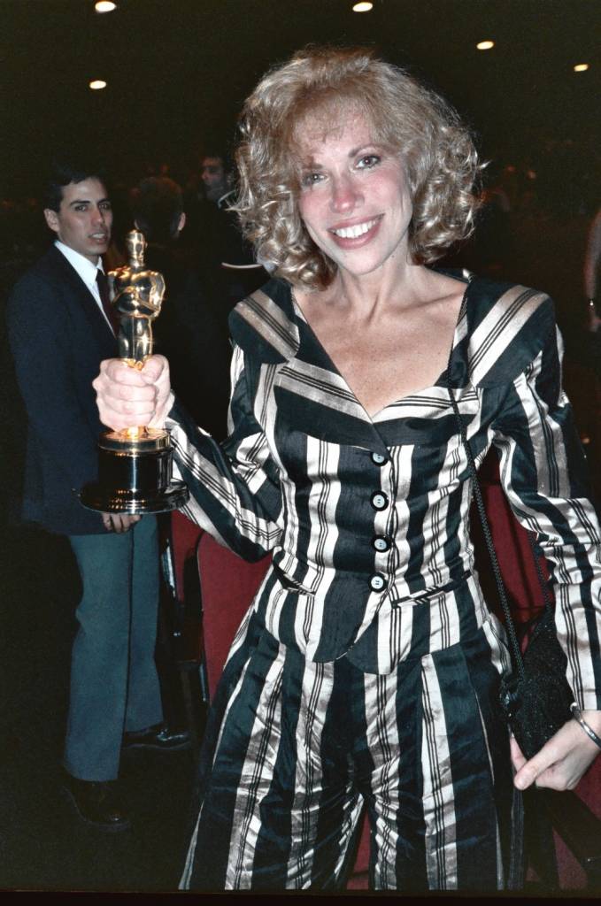 carly simon 1989, academy awards songs, american singer, songwriter, 1980s hit songs