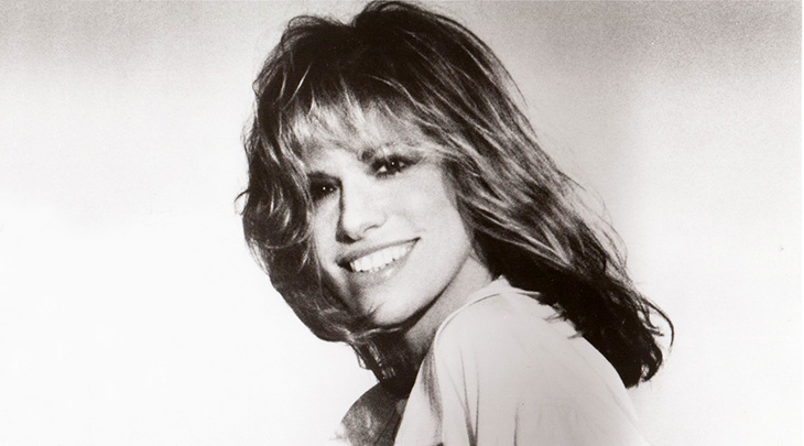 carly simon 1970s, carly simon younger, american singer, baby boomer singers, the simon sisters, wynken, blynken & nod, 1970s hit songs, thats the way ive always heard it should be, anticipation, youre so vain, mocking bird, james taylor duets, nobody does it better, 1980s hit singles, coming around again itsy bitsy spider, let the river run, i havent got time for the pain, alone together, sister lucy simon, martha's vineyard celebrity residents, overcoming stuttering, stage fright, carly simon relationships, nick delbanco, livingston taylor friends, cat stevens relationship, kris kristofferson relationship, warren beatty relationship,  married james taylor 1972, divorced james taylor 1983, married jim hart 1987, divorced jim hart 2007, william donaldson affair, danny armstrong relationship, central park concert, russ kunkel relationship, mother of sally taylor, mother of ben taylor, 