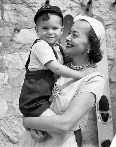 olivia de havilland 1952, academy award best actress, english american actress, married marcus goodrich, son benjamin goodrich born 1949