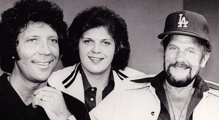 tom jones 1977, nee tom woodward, tom jones son mark woodward, tom jones father tom woodward, 