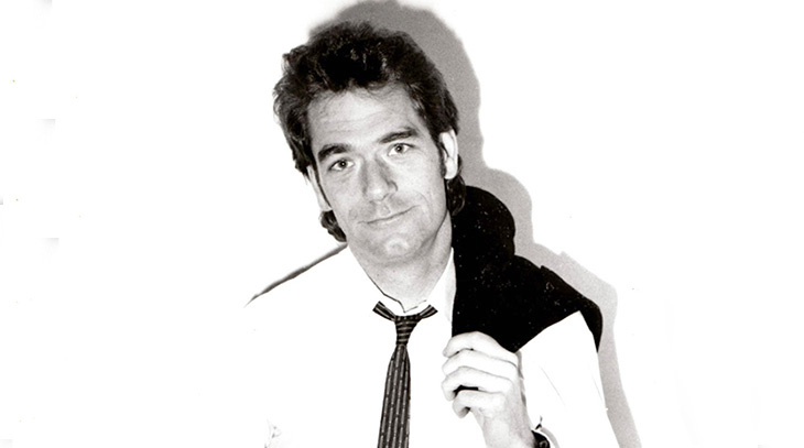 huey lewis 1983, nee hugh anthony cregg iii, cantor de rock americano, compositor, tocador de harmônica, bandas de rock dos anos 80, huey lewis e as notícias, álbuns de rock dos anos 80, álbum de esportes, singles de rock dos anos 80, quero uma nova droga, o coração do rock and roll, se é isso, andar numa linha fina, huey lewis mais jovem, o poder do amor, de volta no tempo, quando eram jovens, nascidos em 5 de julho de 1950, 