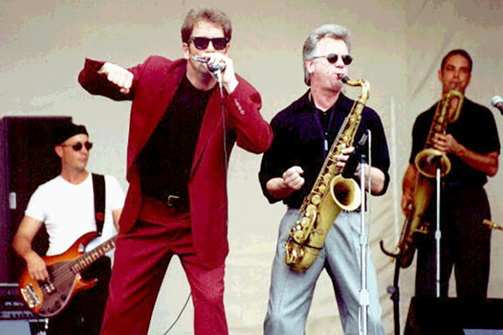 huey lewis 2006, nee hugh anthony cregg iii, american rock singer, songwriter, harmonica player, rock bands, huey lewis and the news, bill gibson, johnny colla, sean hopper, mario cipollina, chris hayes, 1980s rock albums, sports album, 1980s hit rock singles, i want a new drug, the heart of rock and roll, if this is it, walking on a thin line, the power of love, back in time, while were young, huey lewis middle aged, born july 5 1950