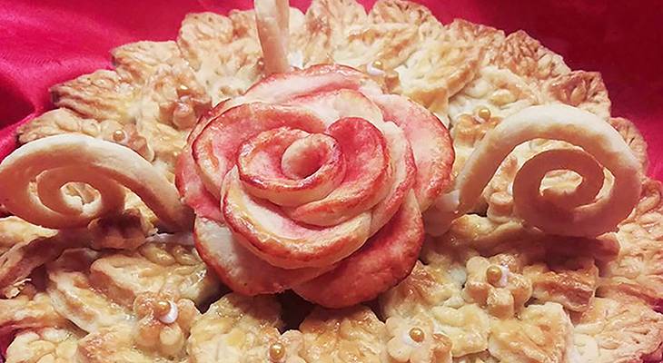 rose salted caramel apple pie crust, apple pies, creative pie dough recipes, creative baking recipes, my way is the pie way recipe, karen scully pie recipes, decorative pie crusts 