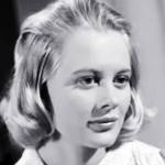 shirley knight died 2020, shirley knight april 2020 death, american actress, emmy awards, tony awards winner, classic tv shows, johnny staccato, hawaiian eye, movies, sweet bird of yout, petulia, the dark at the top the stairs