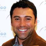 oscar de la hoya, born february 4, february 4th birthday, american boxer, national golden gloves, olympic boxing champion, pro boxer, super featherweight, lightweight, light welterweight, welterweight, light middleweight, bantamweight, 